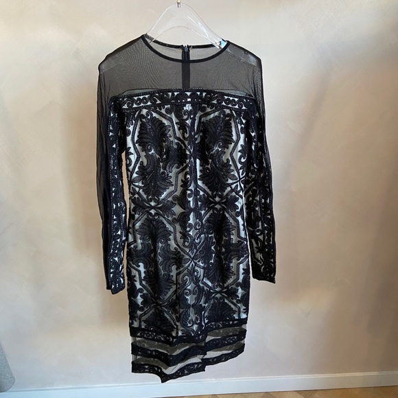 Tadashi Shoji Contour Panel Lace Cocktail Dress - Picture 5 of 5